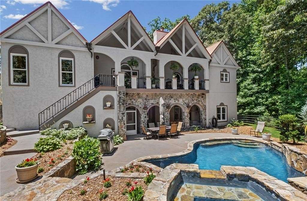 20 Acres of Land with Home for Sale in Canton, Georgia