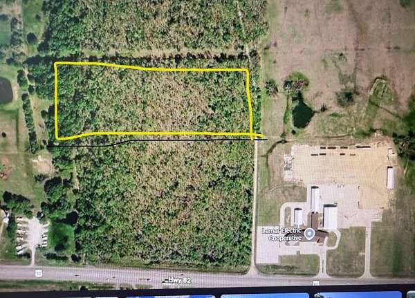 10 Acres of Land for Sale in Blossom, Texas