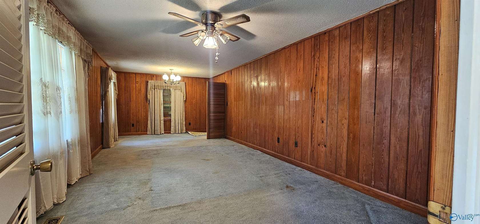 2.5 Acres of Land with Home for Sale in Scottsboro, Alabama