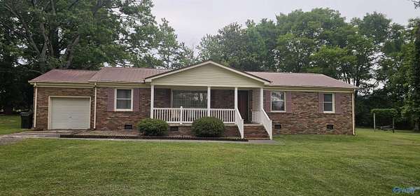 2.5 Acres of Land with Home for Sale in Scottsboro, Alabama