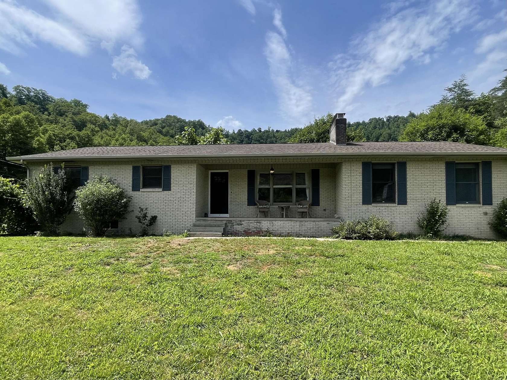 33 Acres of Land with Home for Sale in Flat Lick, Kentucky