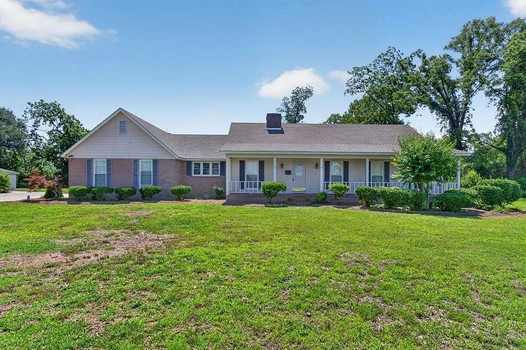 1.57 Acres of Land with Home for Sale in Douglas, Georgia
