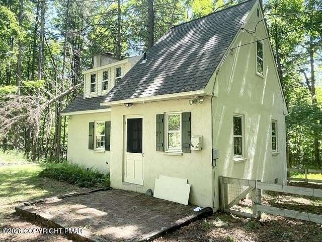 6 Acres of Land with Home for Sale in Stroudsburg, Pennsylvania