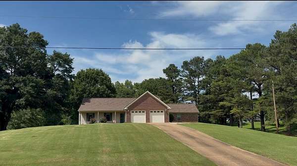 1.57 Acres of Land with Home for Sale in Munford, Tennessee
