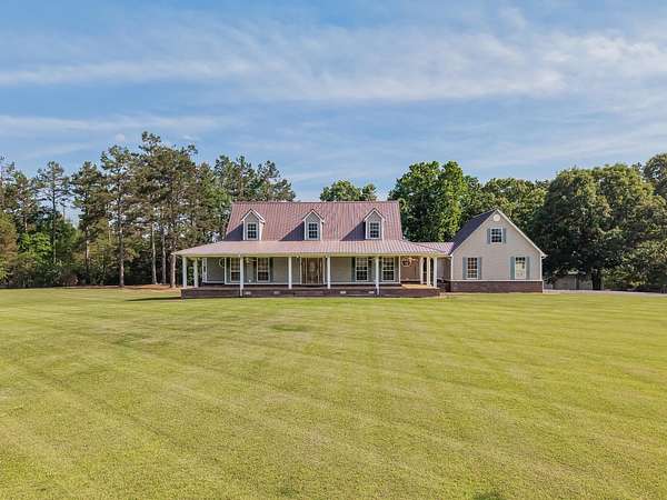 Land with Home for Sale in Walnut, Mississippi