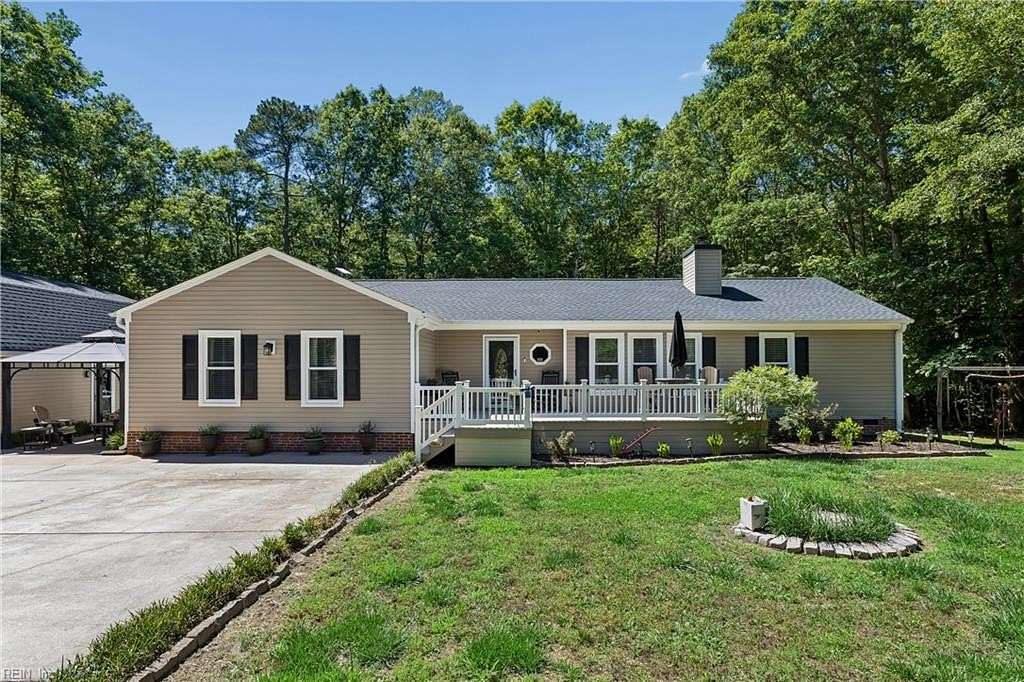 3.1 Acres of Land with Home for Sale in Gloucester, Virginia