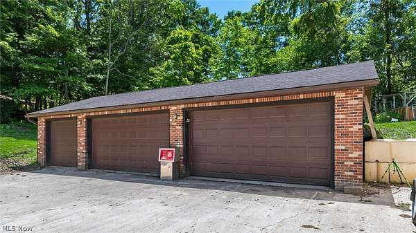 6 Acres of Land with Home for Sale in Utica, Ohio