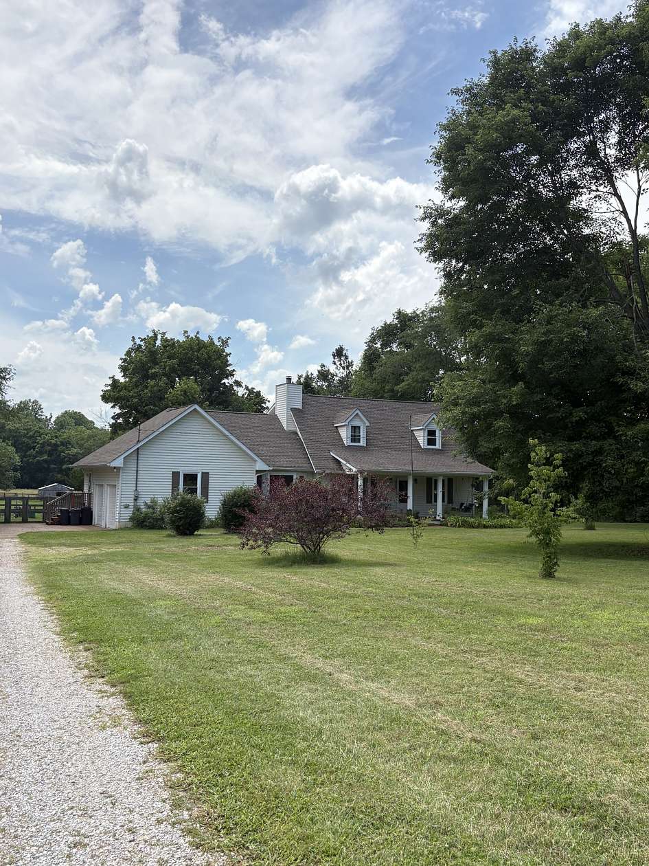 8 Acres of Land with Home for Sale in Franklin, Tennessee