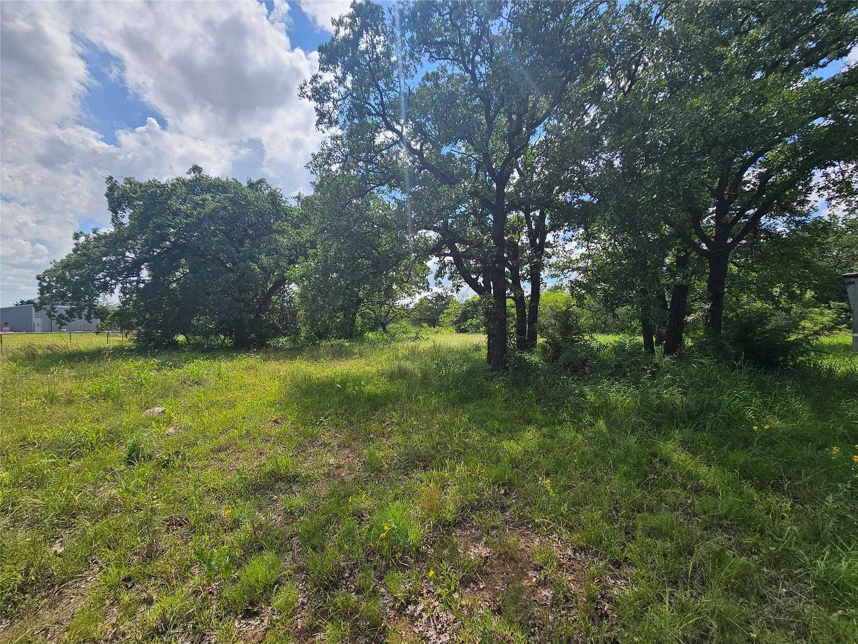 3.28 Acres of Residential Land for Sale in Boyd, Texas