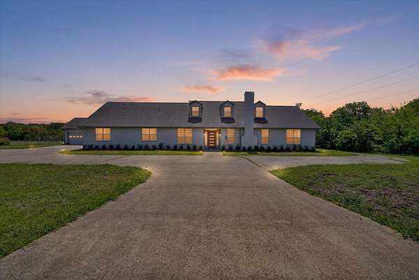 9.85 Acres of Land with Home for Sale in Mesquite, Texas