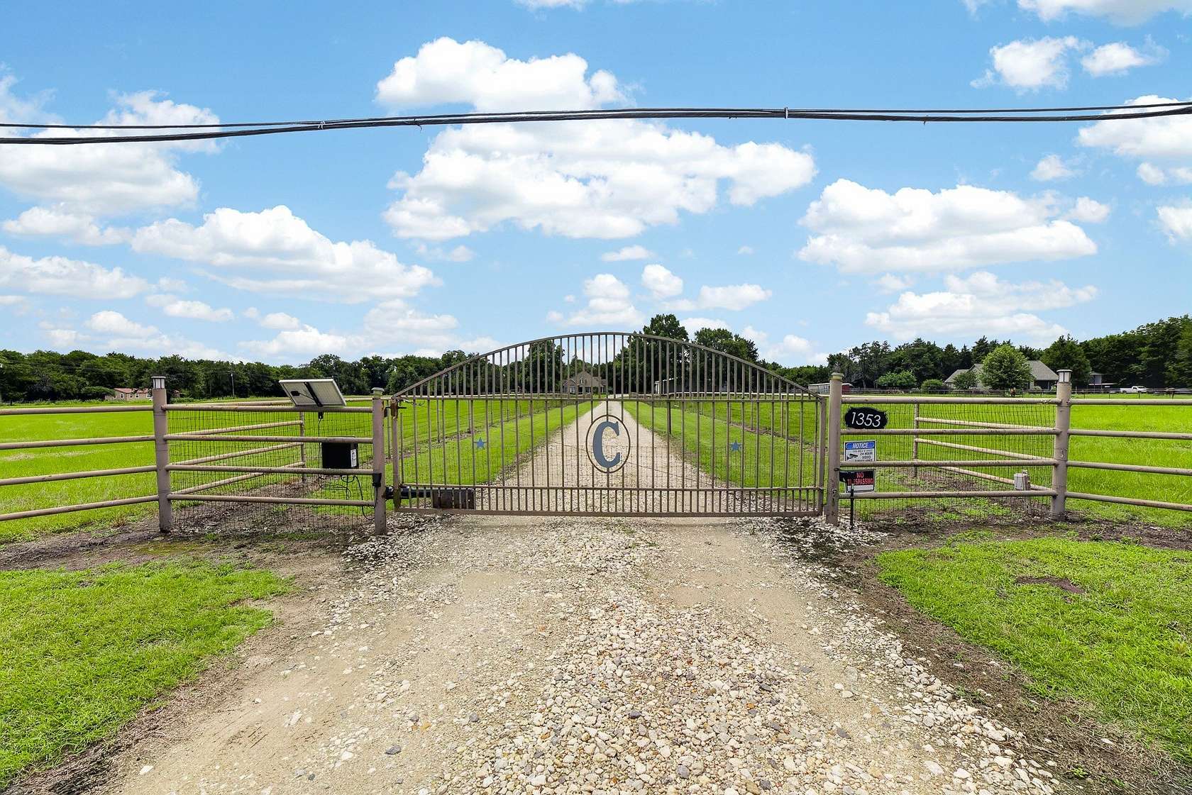 10.5 Acres of Land with Home for Sale in Quinlan, Texas