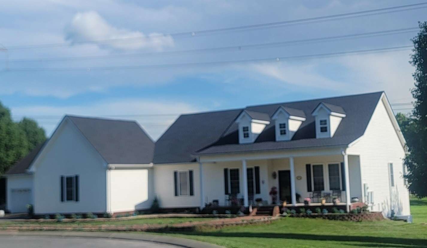 1.73 Acres of Land with Home for Sale in Gallatin, Tennessee