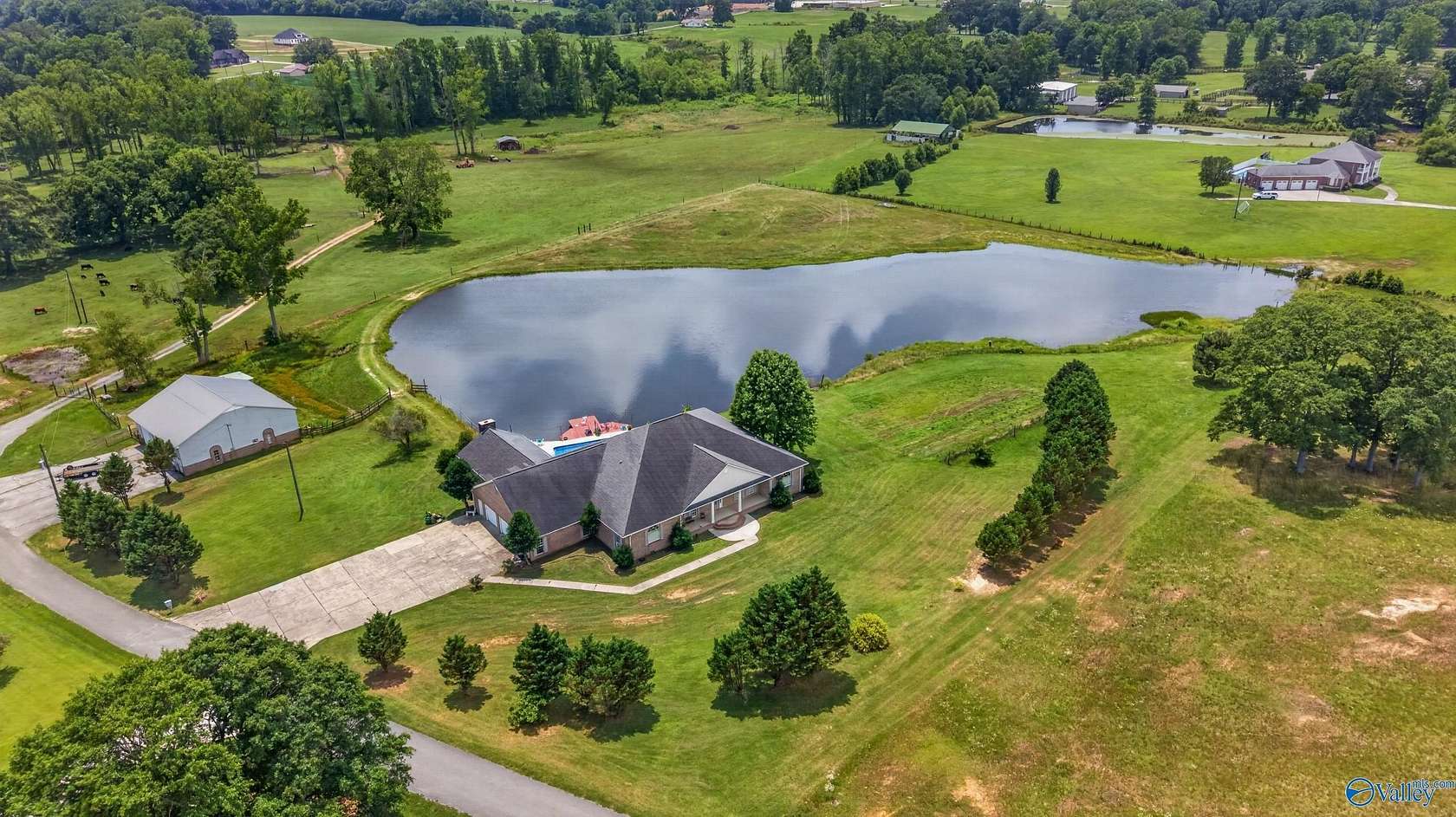 7 Acres of Land with Home for Sale in Boaz, Alabama