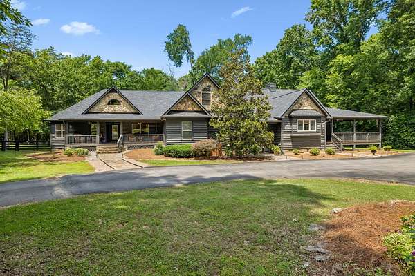 6.22 Acres of Land with Home for Sale in Spring Hill, Tennessee
