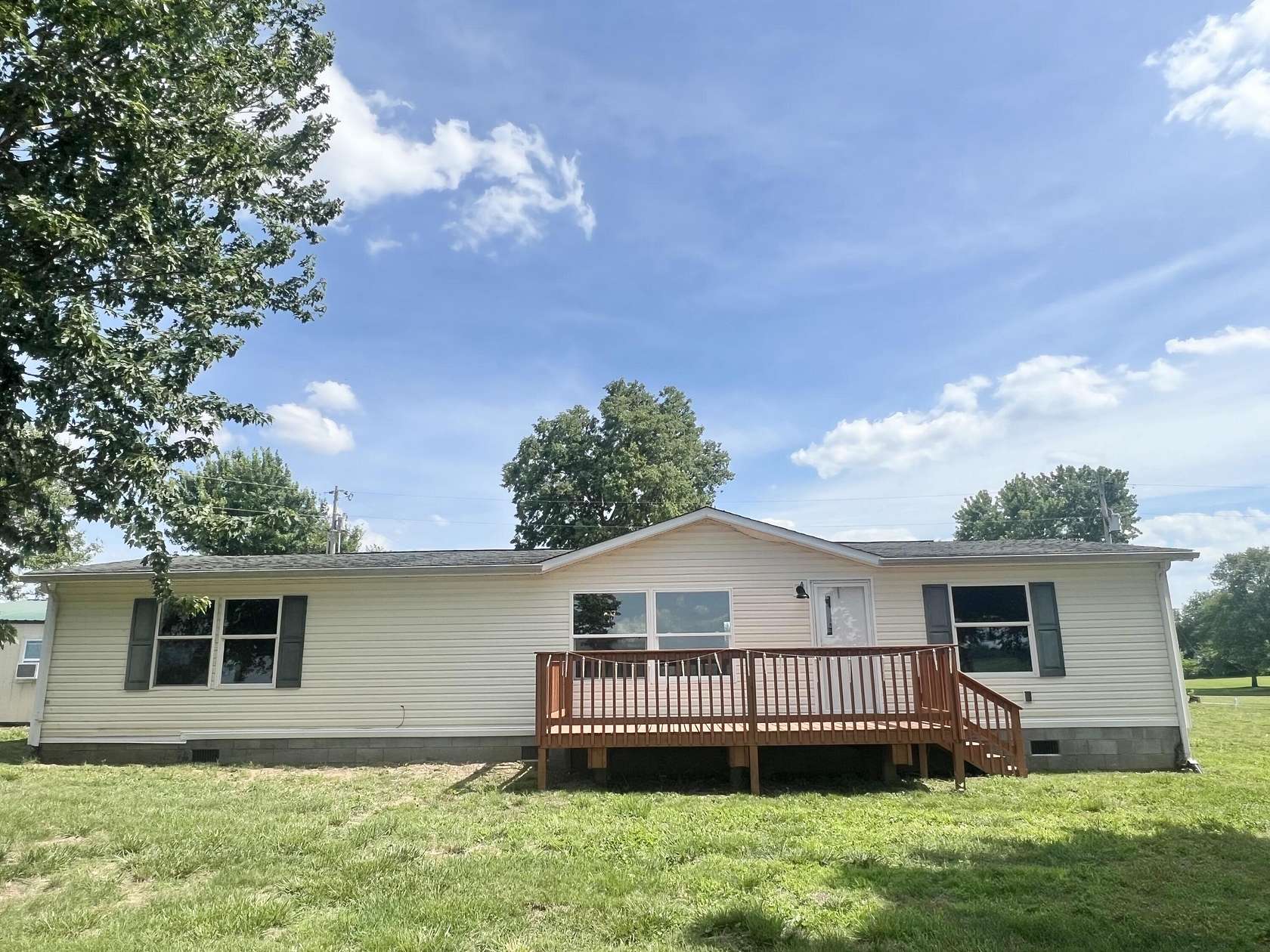 2.5 Acres of Land with Home for Sale in Harrodsburg, Kentucky