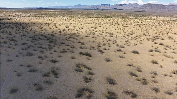 10.2 Acres of Land for Sale in Golden Valley, Arizona