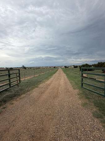 18.6 Acres of Land with Home for Sale in Clarendon, Texas