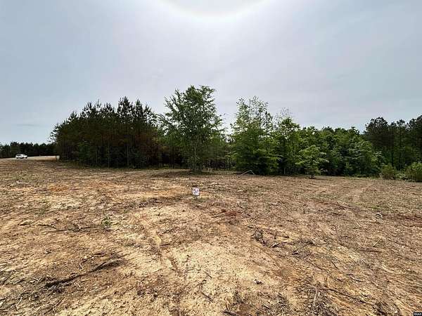 5 Acres of Land for Sale in Dover, Tennessee