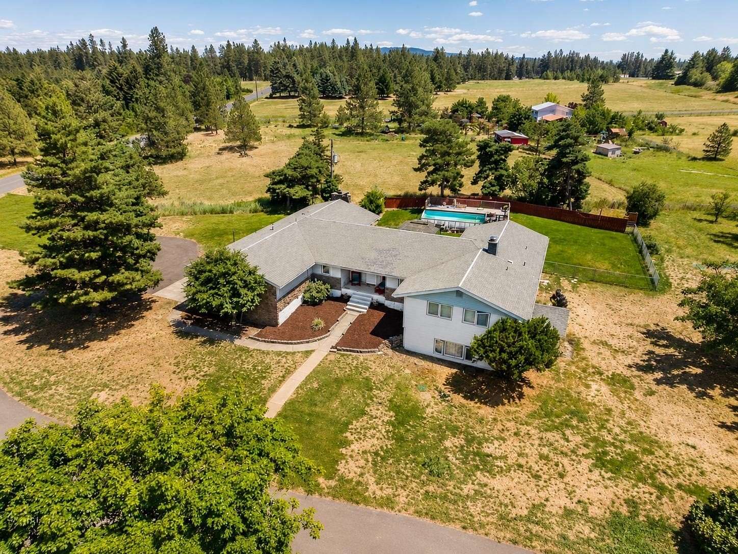 5.12 Acres of Land with Home for Sale in Spokane, Washington