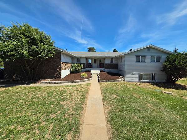 5.12 Acres of Land with Home for Sale in Spokane, Washington