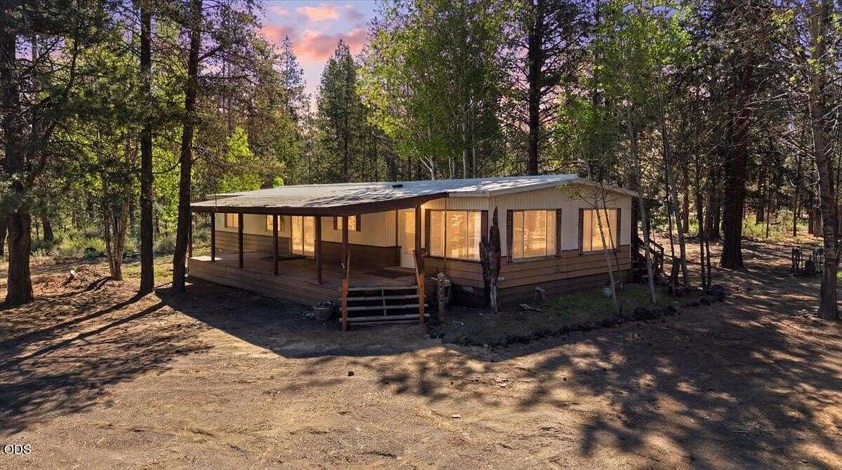 4.58 Acres of Land with Home for Sale in La Pine, Oregon