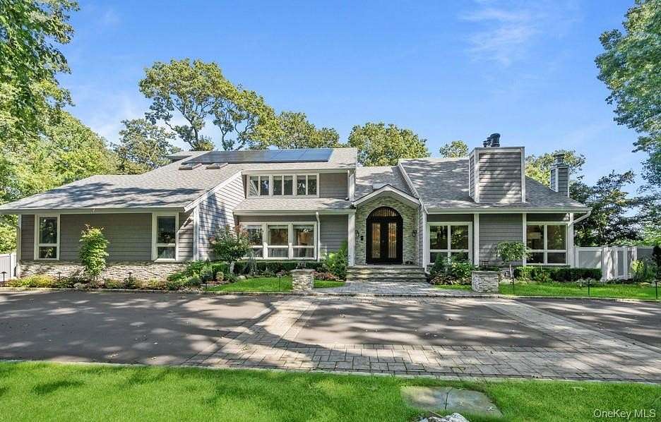 2 Acres of Land with Home for Sale in Lloyd Harbor, New York