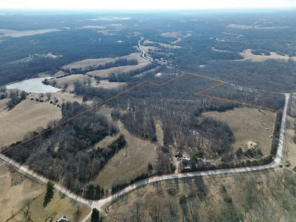 36.5 Acres of Agricultural & Residential Land for Sale in Macon, Missouri