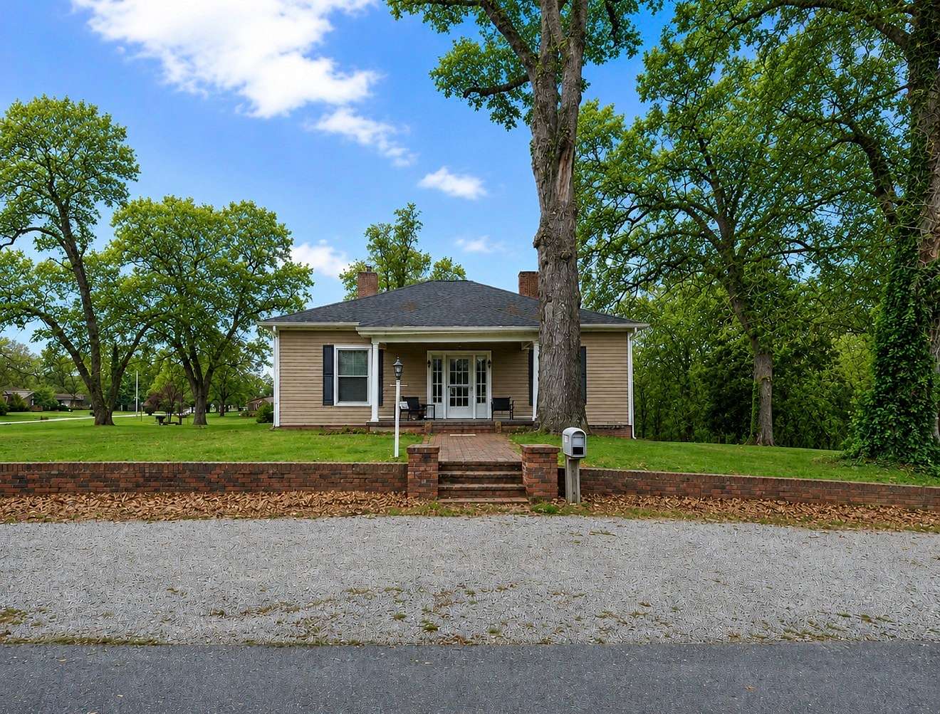 1.5 Acres of Land with Home for Sale in Hopkinsville, Kentucky