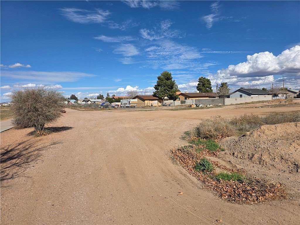 0.48 Acres of Mixed-Use Land for Sale in Kingman, Arizona