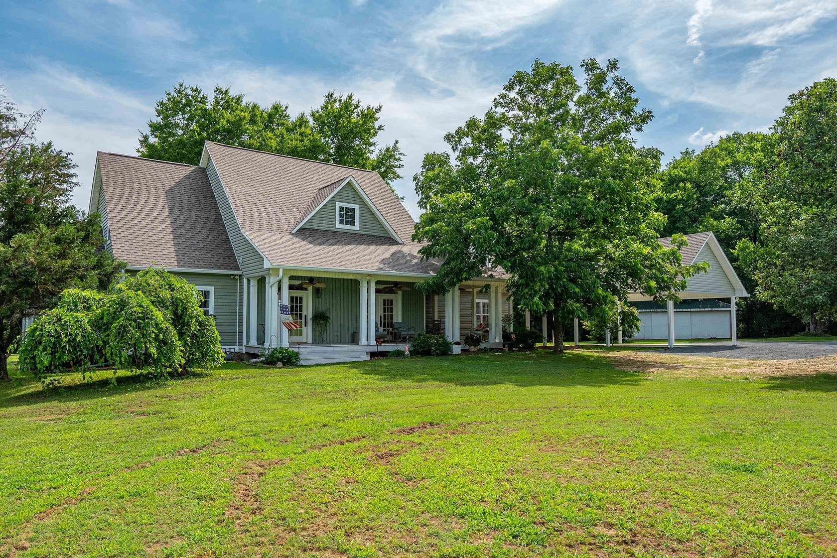 2.66 Acres of Land with Home for Sale in Hot Springs, Arkansas