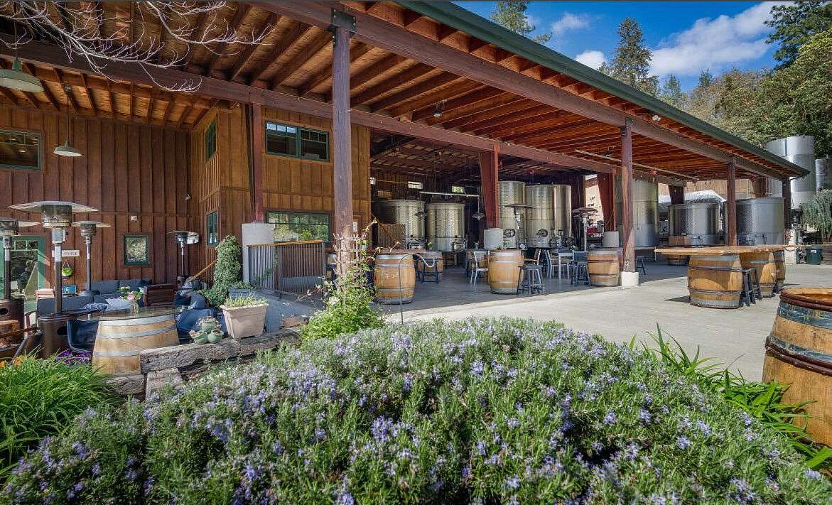 23.3 Acres of Land with Home for Sale in Grants Pass, Oregon