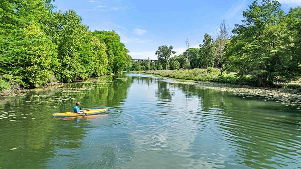 1 Acre of Mixed-Use Land for Sale in New Braunfels, Texas