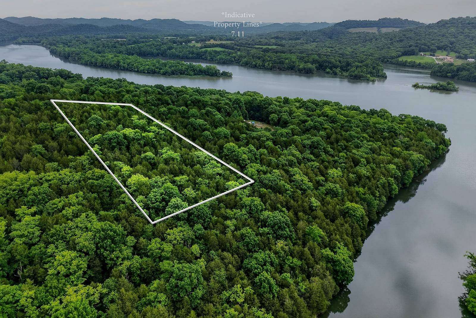 10 Acres of Residential Land for Auction in Gainesboro, Tennessee