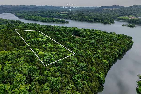 10 Acres of Residential Land for Auction in Gainesboro, Tennessee