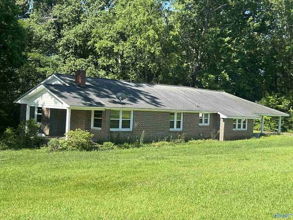 1.5 Acres of Land with Home for Sale in Gadsden, Alabama