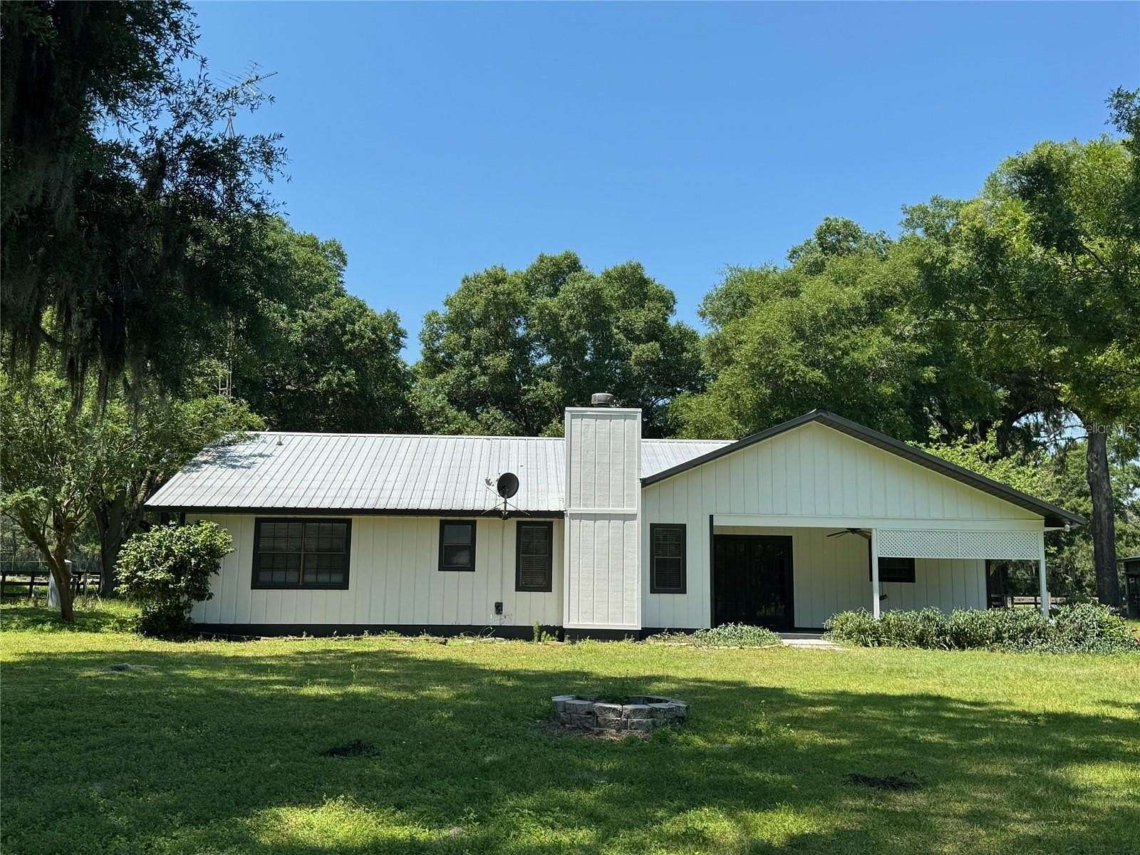 22.1 Acres of Agricultural Land with Home for Lease in Ocala, Florida