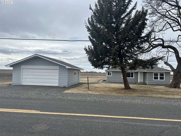 2.1 Acres of Land with Home for Sale in Hermiston, Oregon