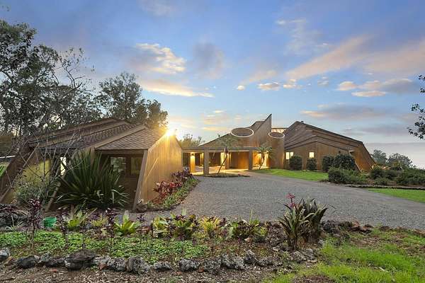 10.2 Acres of Recreational Land with Home for Sale in Makawao, Hawaii