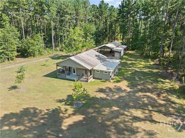 152 Acres of Recreational Land with Home for Sale in Claxton, Georgia