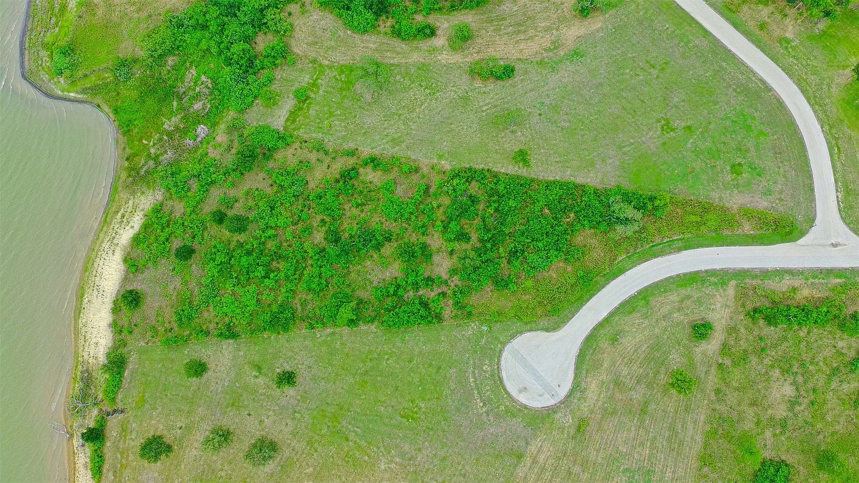 1.39 Acres of Residential Land for Sale in Corsicana, Texas