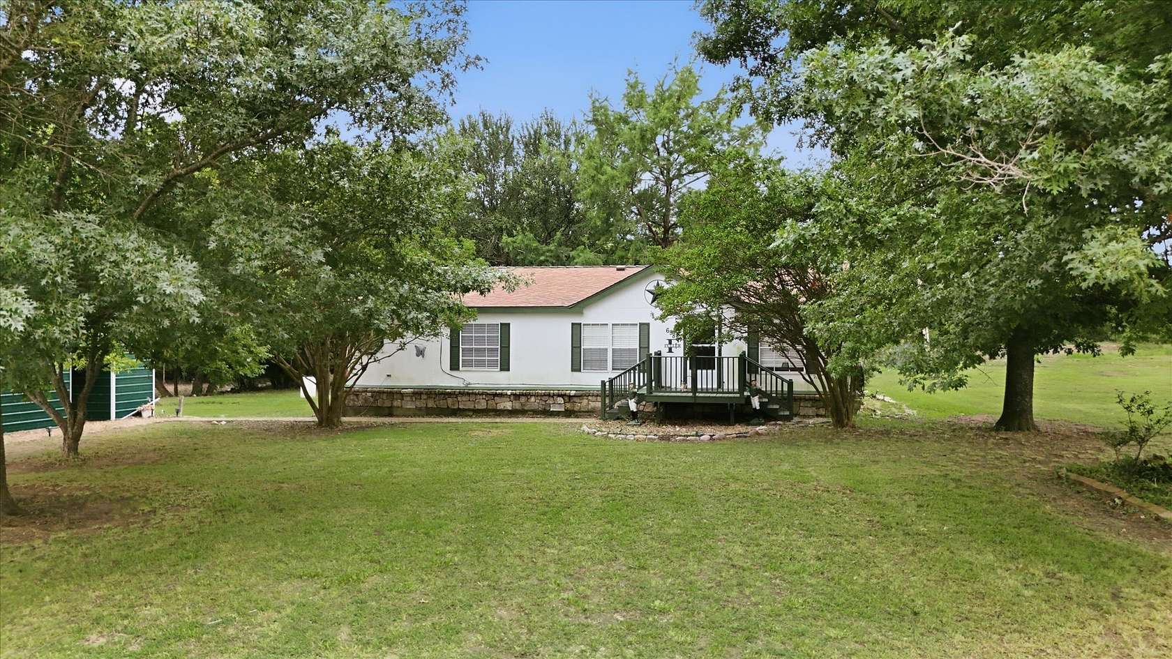 15 Acres of Land with Home for Sale in Leonard, Texas