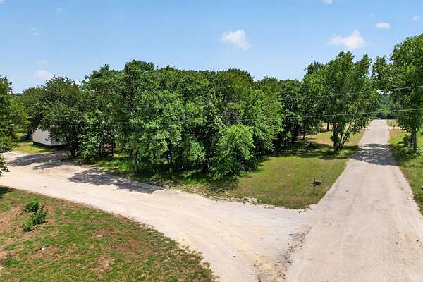1 Acre of Residential Land for Sale in Springtown, Texas