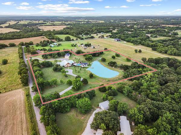 10 Acres of Land with Home for Sale in Pottsboro, Texas