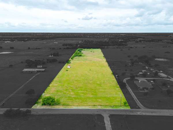 8 Acres of Residential Land for Sale in Alvarado, Texas