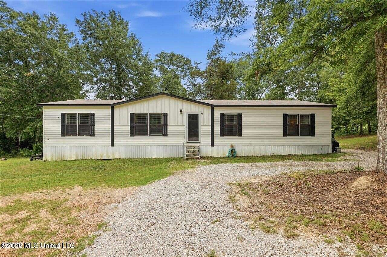 4.4 Acres of Land with Home for Sale in Bolton, Mississippi