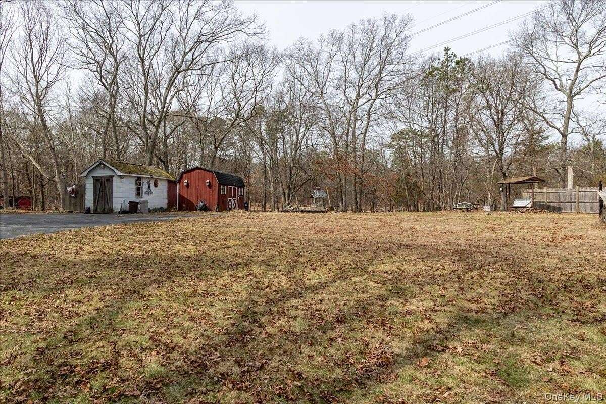 1 Acre of Residential Land for Sale in Manorville, New York