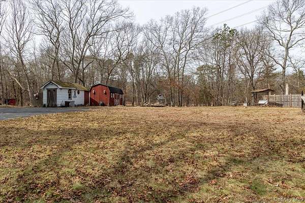 1 Acre of Residential Land for Sale in Manorville, New York
