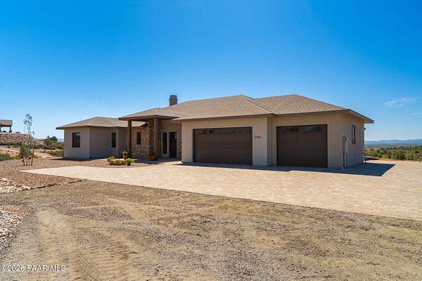 3.1 Acres of Land with Home for Sale in Prescott, Arizona