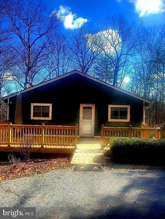 5 Acres of Land with Home for Lease in Hedgesville, West Virginia