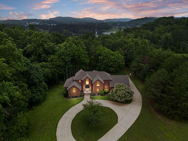 3 Acres of Land with Home for Sale in Dayton, Tennessee